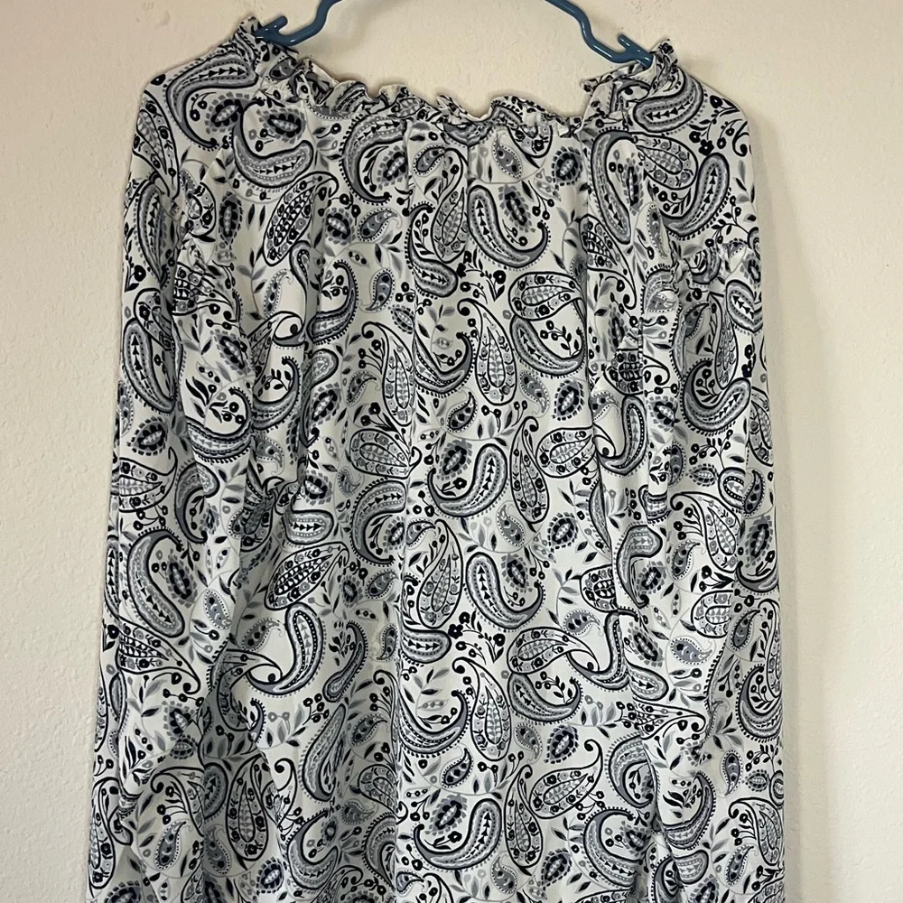 Ann Taylor Factory paisley blouse, Size L - Picture 2 of 7